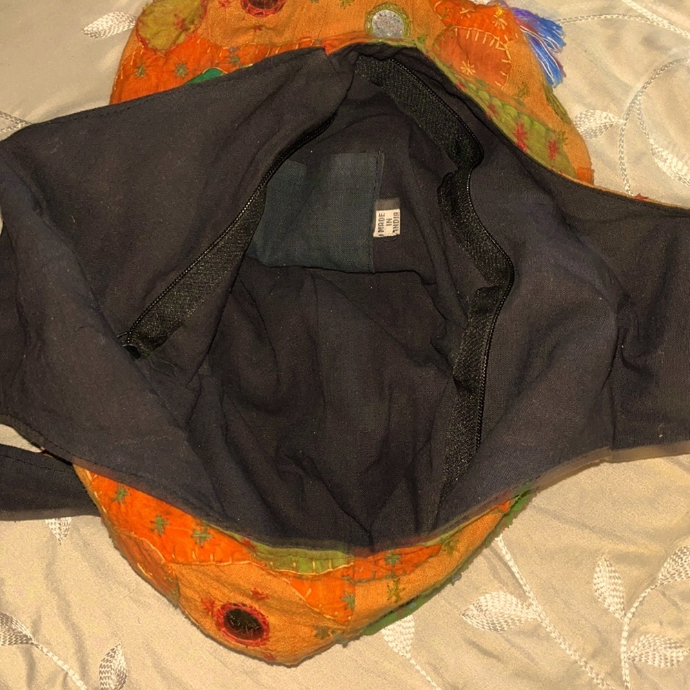 Vintage Bohemian multi colored hobo bag embroidered with tassels zip closure - Picture 5 of 5